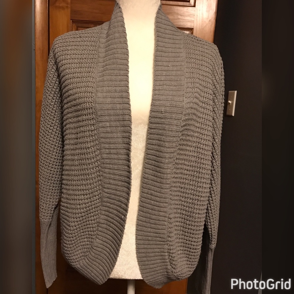 Long sleeve, grey Cocoon style cardigan sweater